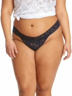 HANKY PANKY Plus Size Signature Lace Original Rise Thong Navy